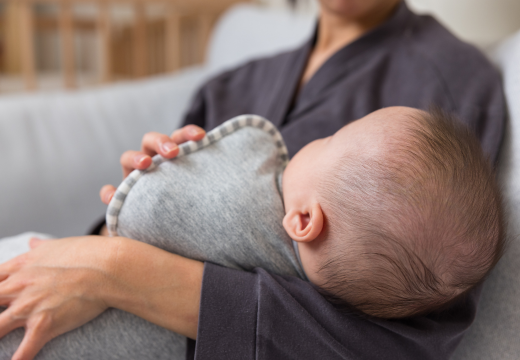 Czy wybudzać dziecko z drzemki?