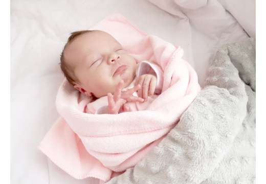 Termoregulacja noworodka: jak przygotować pomieszczenie do snu dziecka?