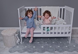 Zakup materaca do dziecięcego łóżeczka – co warto wiedzieć?